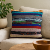 Povlak na polštář z tkaného koberce, pruhovaný v antracitově šedé barvě