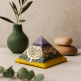 Orgonitová pyramida strom zlatý podstavec měděné krystaly 70mm
