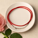 Faux suède kettingkoord rood 2.5mm 55cm sluiting