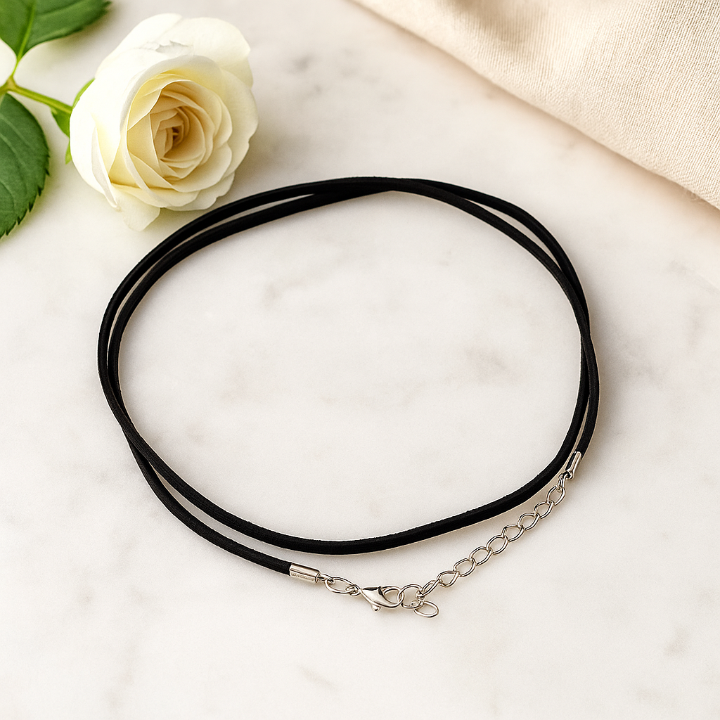 Czarny sznurek do naszyjnika z zamszu ekologicznego 55cm 2.5mm