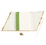 Zápisník s uzamykateľnou väzbou z bambusu Lokta Bold s kvetinovým vzorom – Stredný (15x12 cm) – 45 listov – Machovo zelený