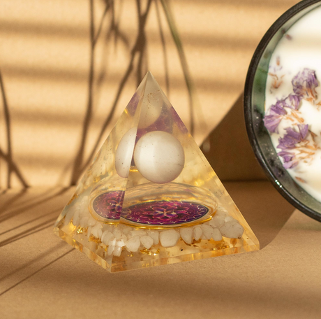 Med Organitové pyramídy 7x6cm - Plávajúca kremeňová guľa - Kremeňové kúsky
