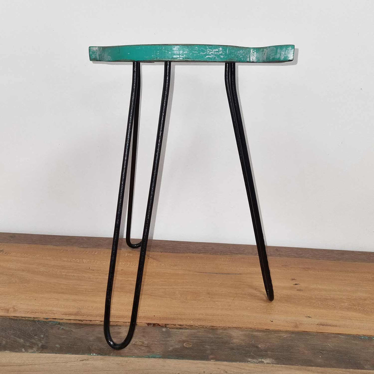 Albasia Wood Fish Stand - Turquoise - SHAMTAM.COM