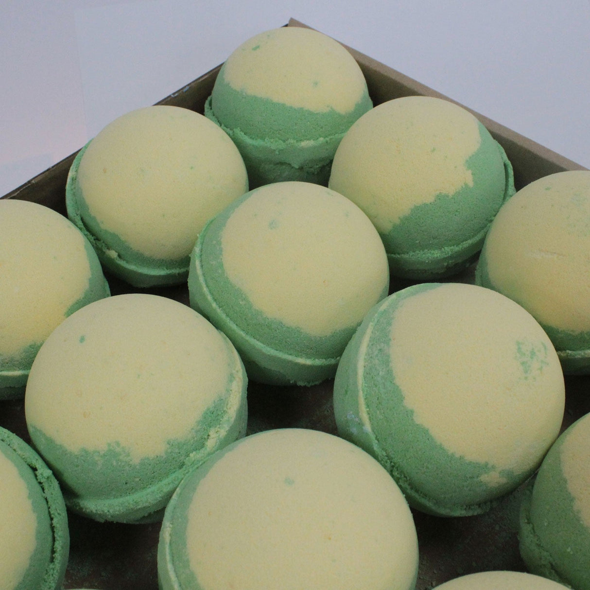 Apple Pie & Custard Bath Bomb - SHAMTAM.COM