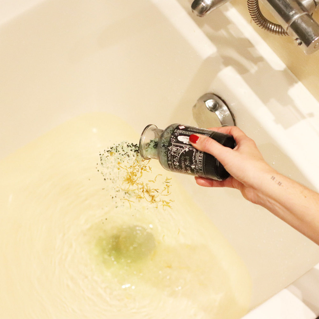Poción de Baño de Hechizo de Bruja Antigua y Amuleto de Cristal de Aventurina – Prosperidad
