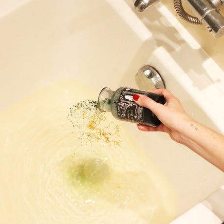 Poción de Baño de Hechizo de Bruja Antigua y Amuleto de Cristal de Aventurina – Prosperidad