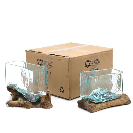 Ciotola in vetro fuso su supporto in legno, media