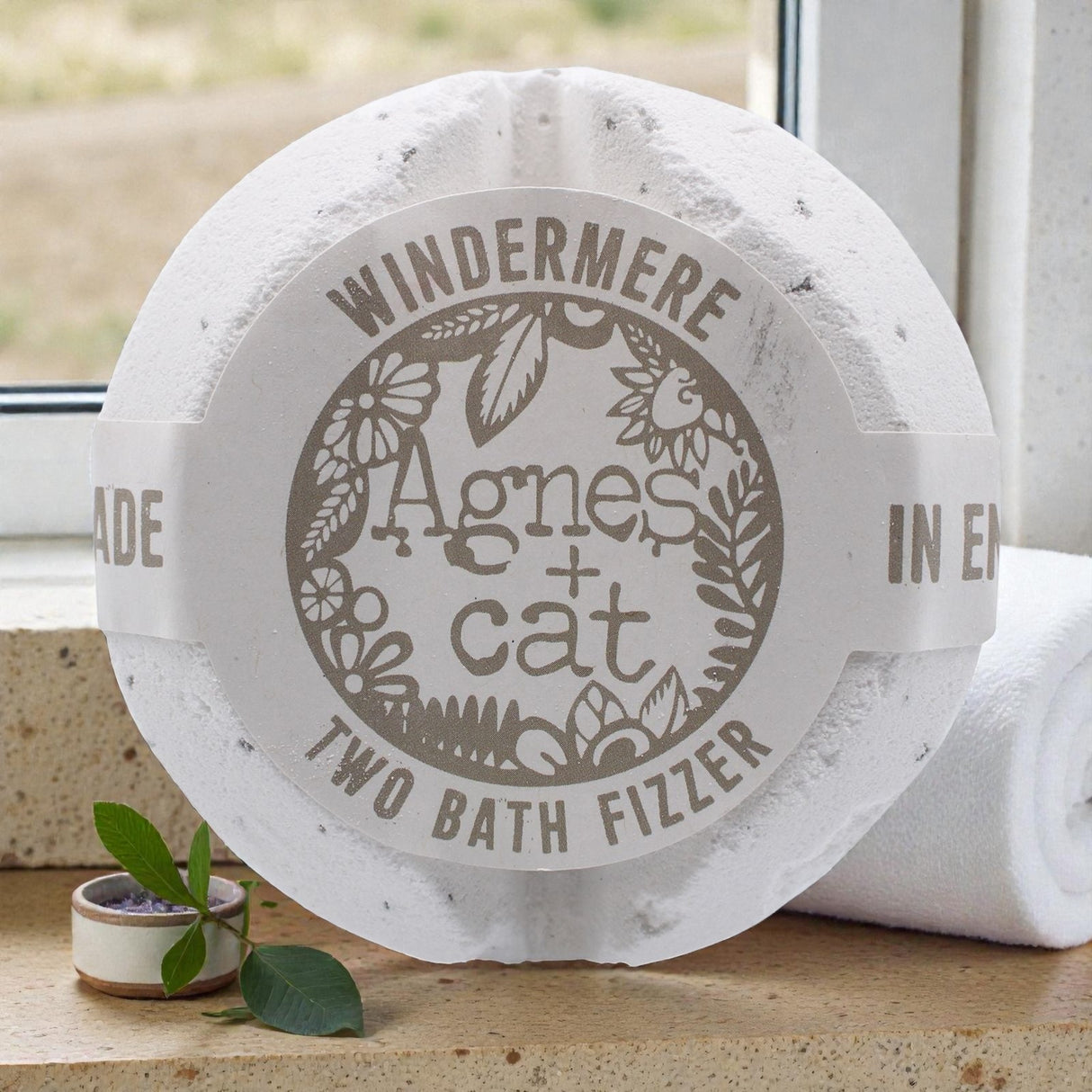 Agnes + Cat Bath Fizzer – Windermere