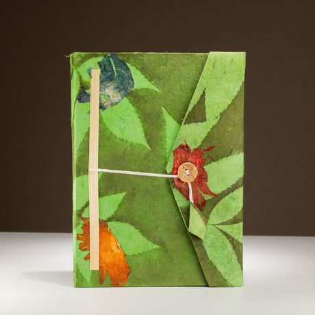Lokta Tjock Blommig Anteckningsbok – Stor (21x15cm) – 45 Sidor – Inkluderar Bokmärke – Mossgrön