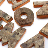 Letra S de madera, corteza rústica 7 cm
