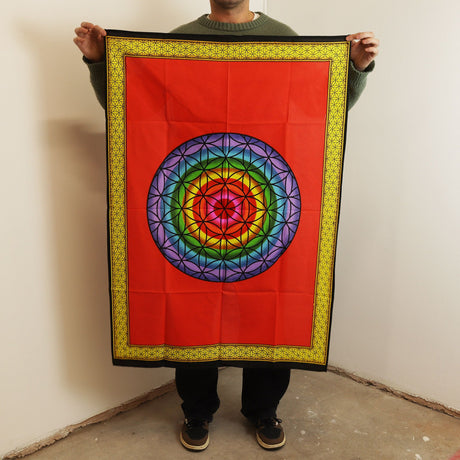 Katoenen Wanddecoratie (70x110cm) – Regenboog Levensbloem