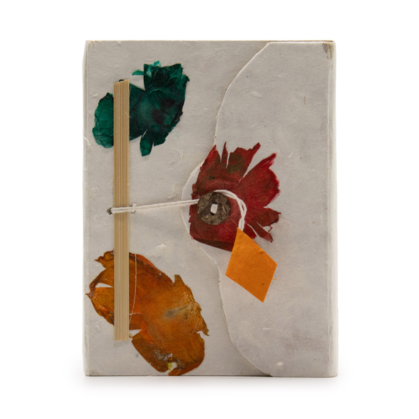 Med Lokta Button Lock Notebook (15 × 12 cm) - 45 leafs - Crafted Real Himalayan Floral Design