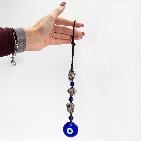 Hängendes Steinamulett – Pyritsteine & Perlen – Böses Auge