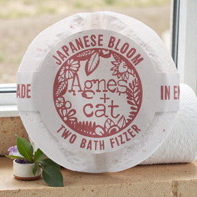 Agnes + Cat Bath Fizzer – Japanese Bloom