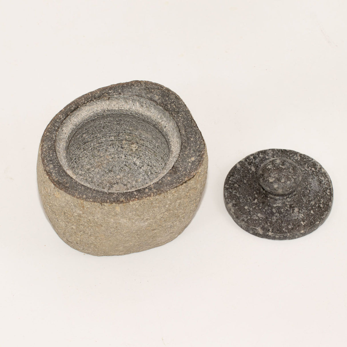 Pot de mise à la terre en pierre de rivière naturelle – Petit (env. 9x7cm)