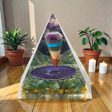 Közepes Orgonit Piramisok 7x6 cm – Ingával – Zöld Aventurin Darabokkal
