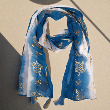 Nomad Sari Summer Turtle Print huivi – Merensininen (180x50cm)  