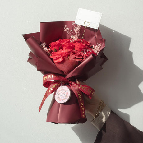 Ramo Grande de Rosas Rojas – El Amor es Eterno – Tarjeta de Regalo