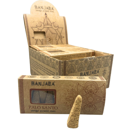 Palo Santo pyramidi suitsukekartiot 10 kappaletta Banjara