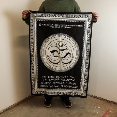 Cotton Wall Art (70x110cm) – Om – Welcome to the God