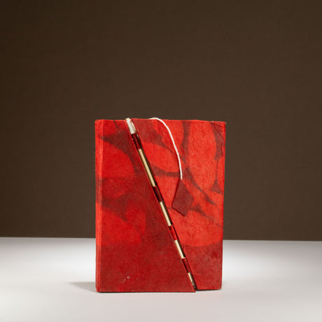 Lokta-paksu kukkakuvioinen bambulukkokirja – Keskikokoinen (15x12cm) – 45 lehteä – Rubiini
