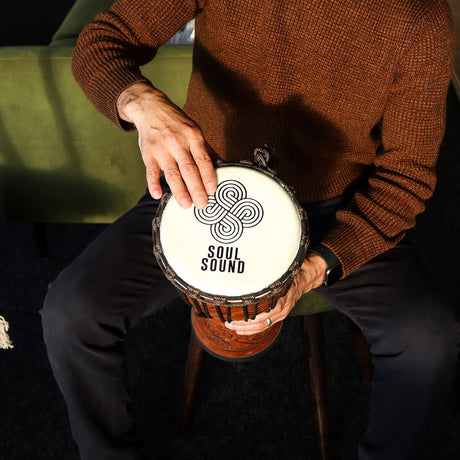 Tambour Djembe Pro Moyen – Son Âme (grave) – Moyen 40 cm (18 cm de diamètre)