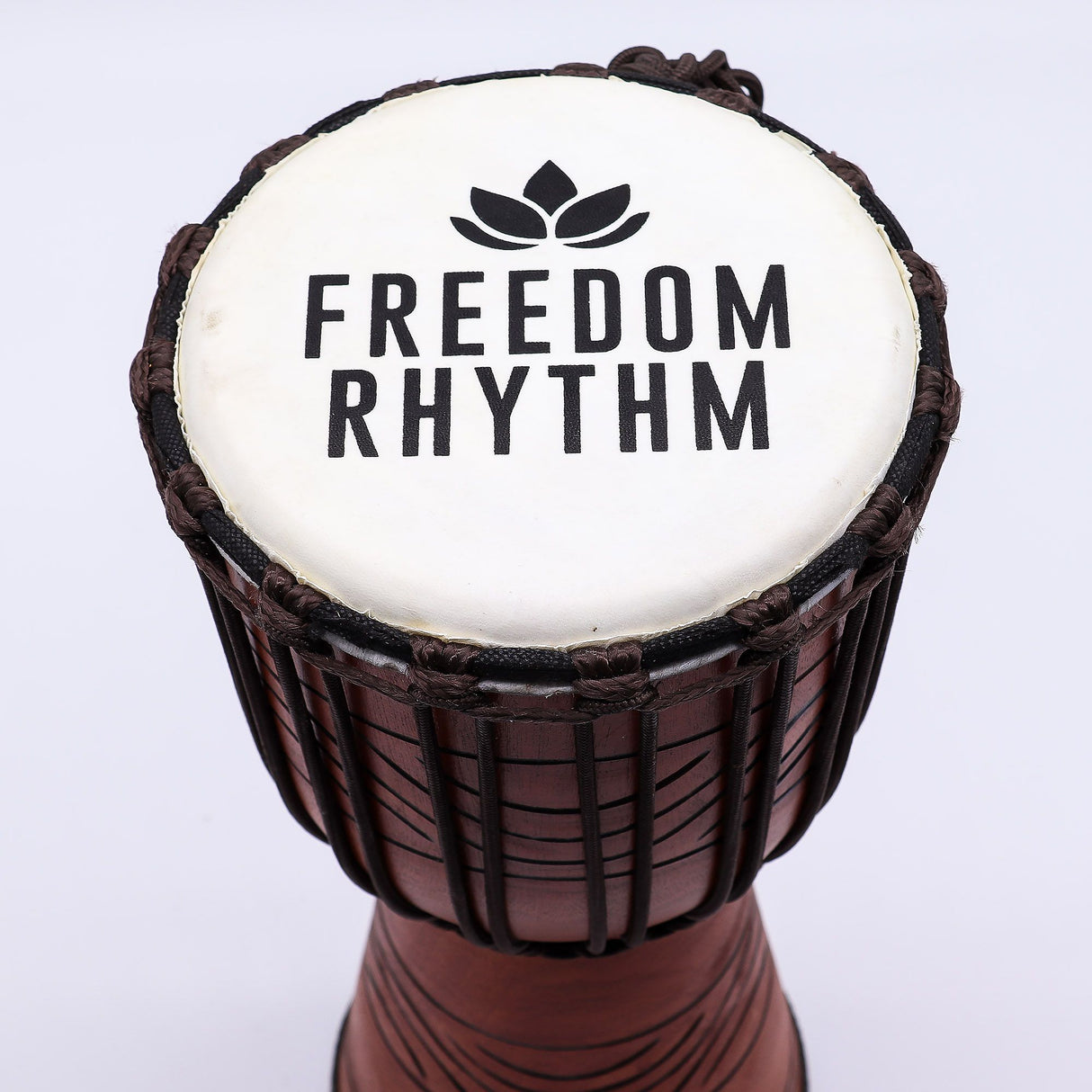 Mittlere Pro Djembe Trommel – Freedom Rhythm (hoch) – 40cm (18cm Diia)