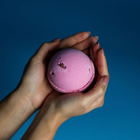 Gül Yapraklı ve Shea Yağlı Banyo Bombası