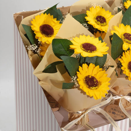 Sæbeblomst – To solsikkebuketter