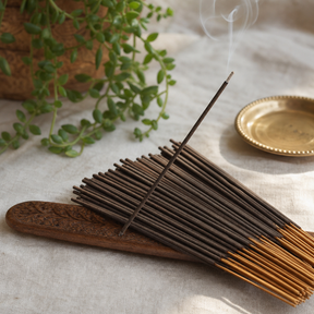 Banjara Cristal Gemas Incense Sticks - Lapis Lazuli Frankincense — styled in a warm, naturally lit interior