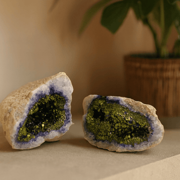Calcite Krystal Geode Lilla Og Guld Malet
