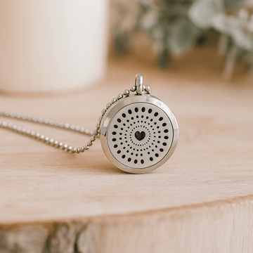 Halsband med eterisk oljediffusor, hjärta 30 mm 10 pads