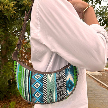 Bolso hobo, jacquard verde con correa marrón