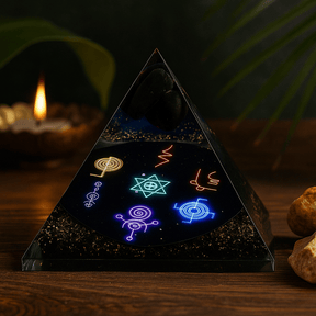 Orgonite Pyramid Midnight Reiki 90mm - SHAMTAM.COM