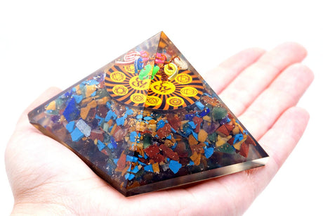 Orgonite Pyramid - Om Chakra - 70 mm - SHAMTAM.COM