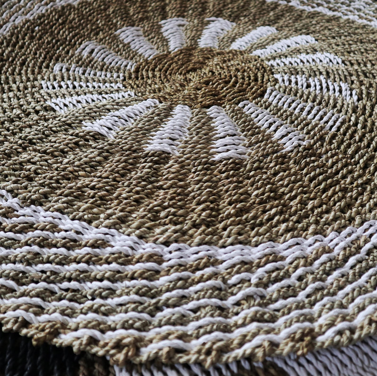 Seagrass Rug White & Tan - Inner Sun - 1m - SHAMTAM.COM