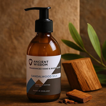 Bagnoschiuma e detergente per mani e corpo in seta al legno di sandalo 300 ml