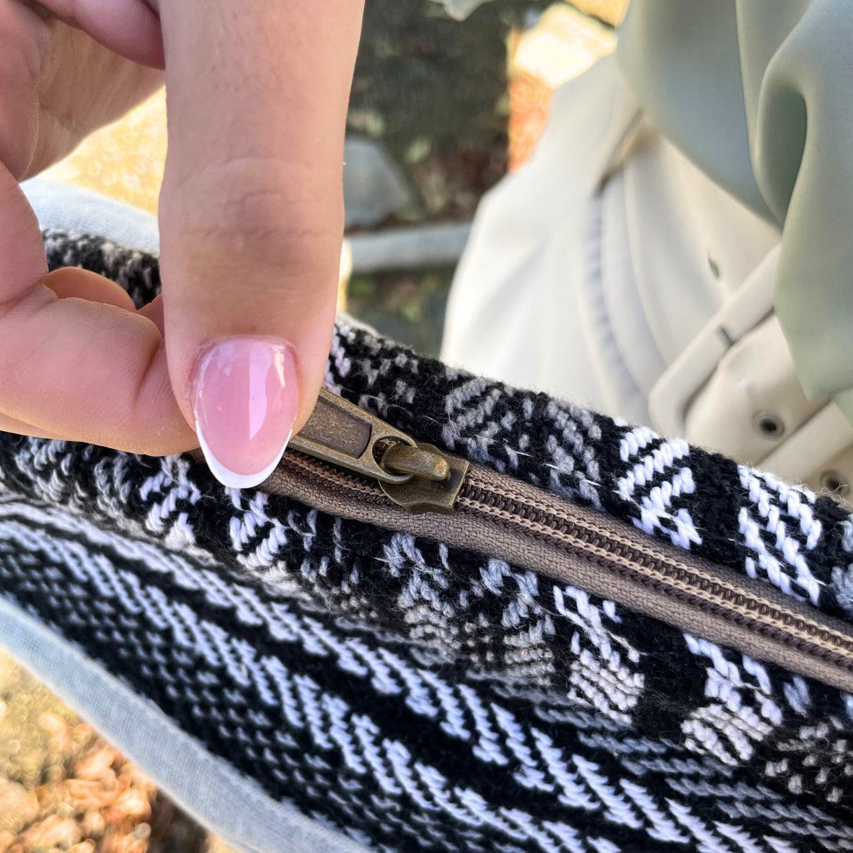 Soft Banjar Laptop Bag - Grey Strips - SHAMTAM.COM