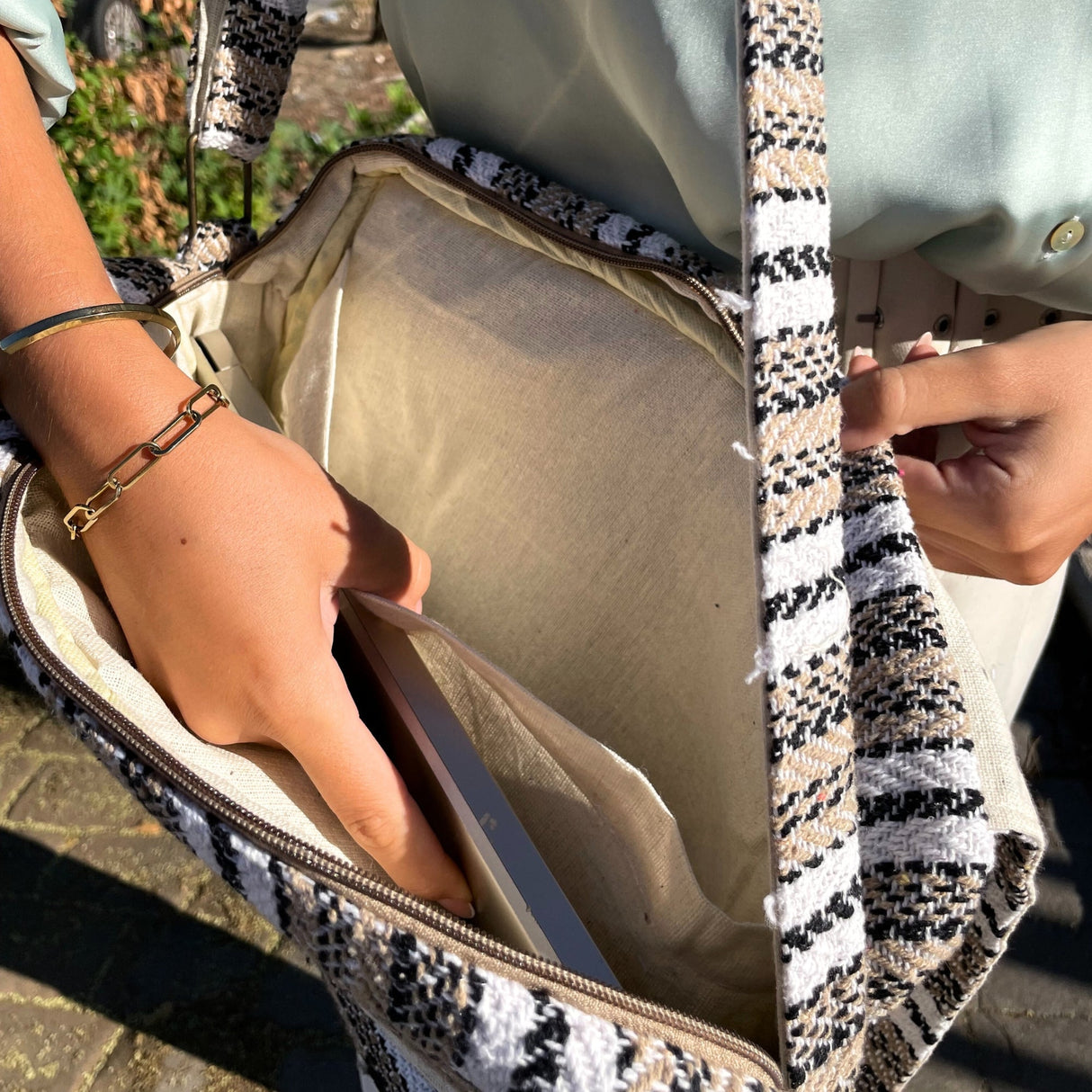 Soft Banjar Laptop Bag - Soft Cream & Grey - SHAMTAM.COM