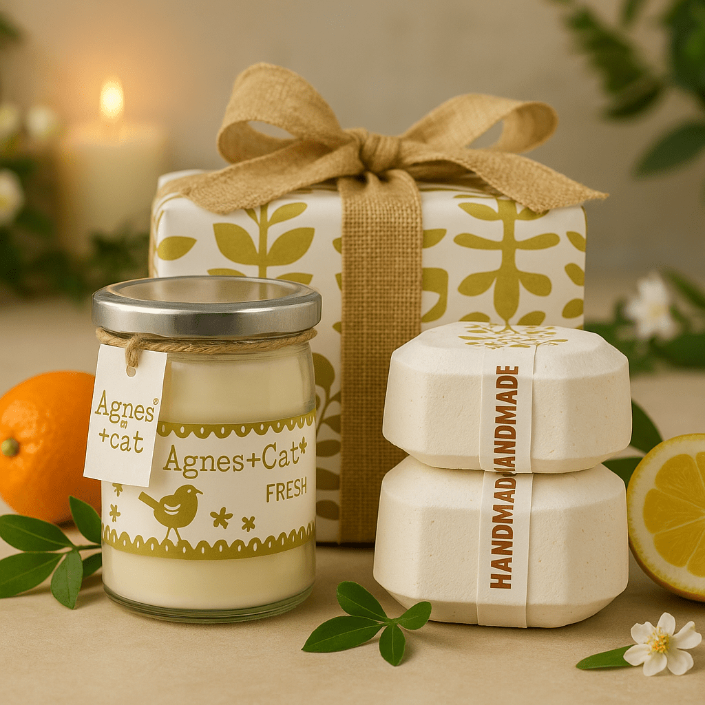Soy Candle With 2 Bath Fizzers Gift Box - SHAMTAM.COM