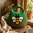 Torba z filcowaną pszczołą na wodę – jedna rączka z magnesem – Garden Greens