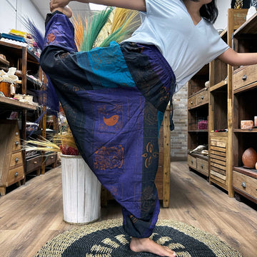 Pantaloni da yoga Aladdin con stampa himalayana viola